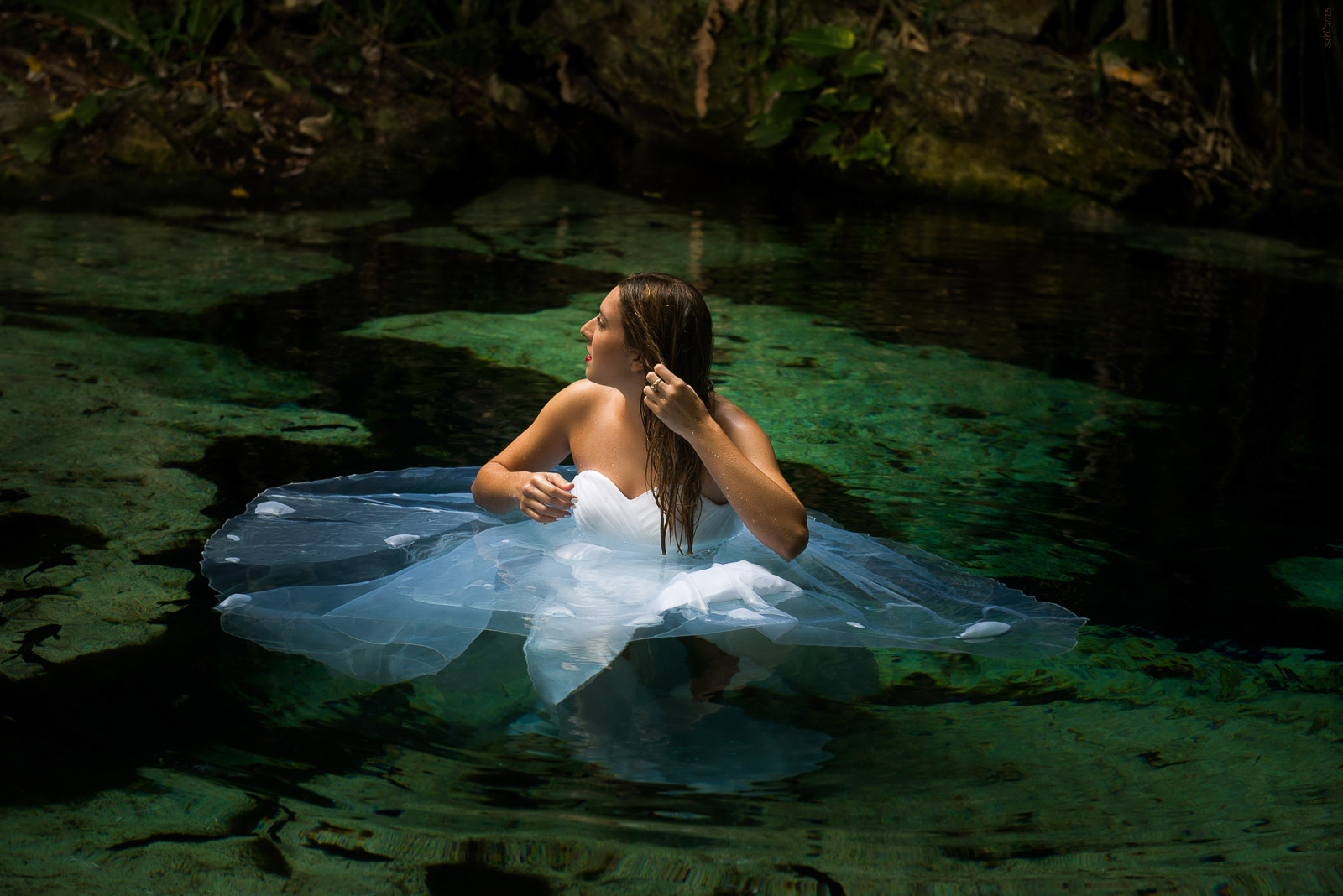 Fine art underwater photos after wedding