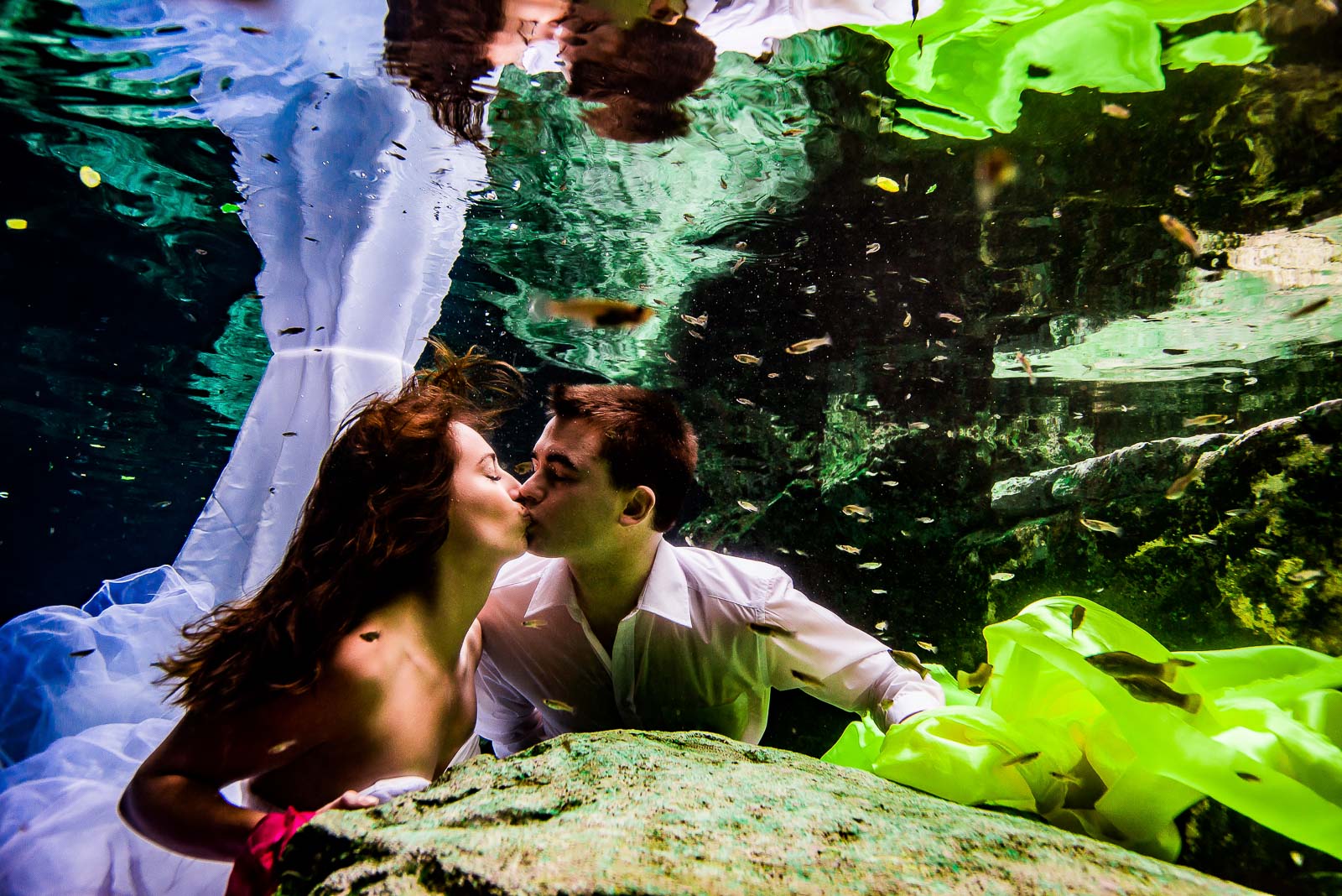 Trash The Dress Underwater Photography Mexico