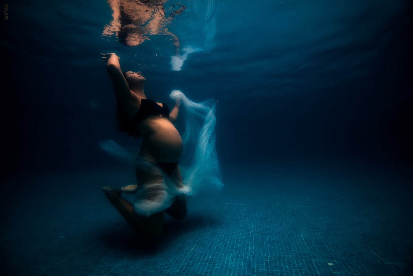 Underwater Maternity Photos