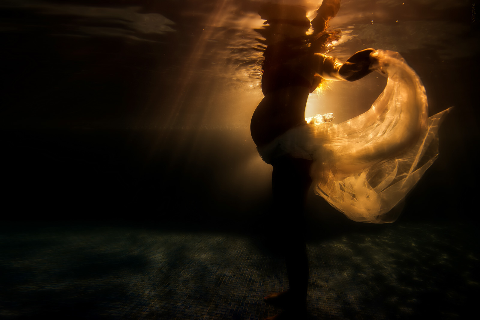 Underwater Maternity Photos