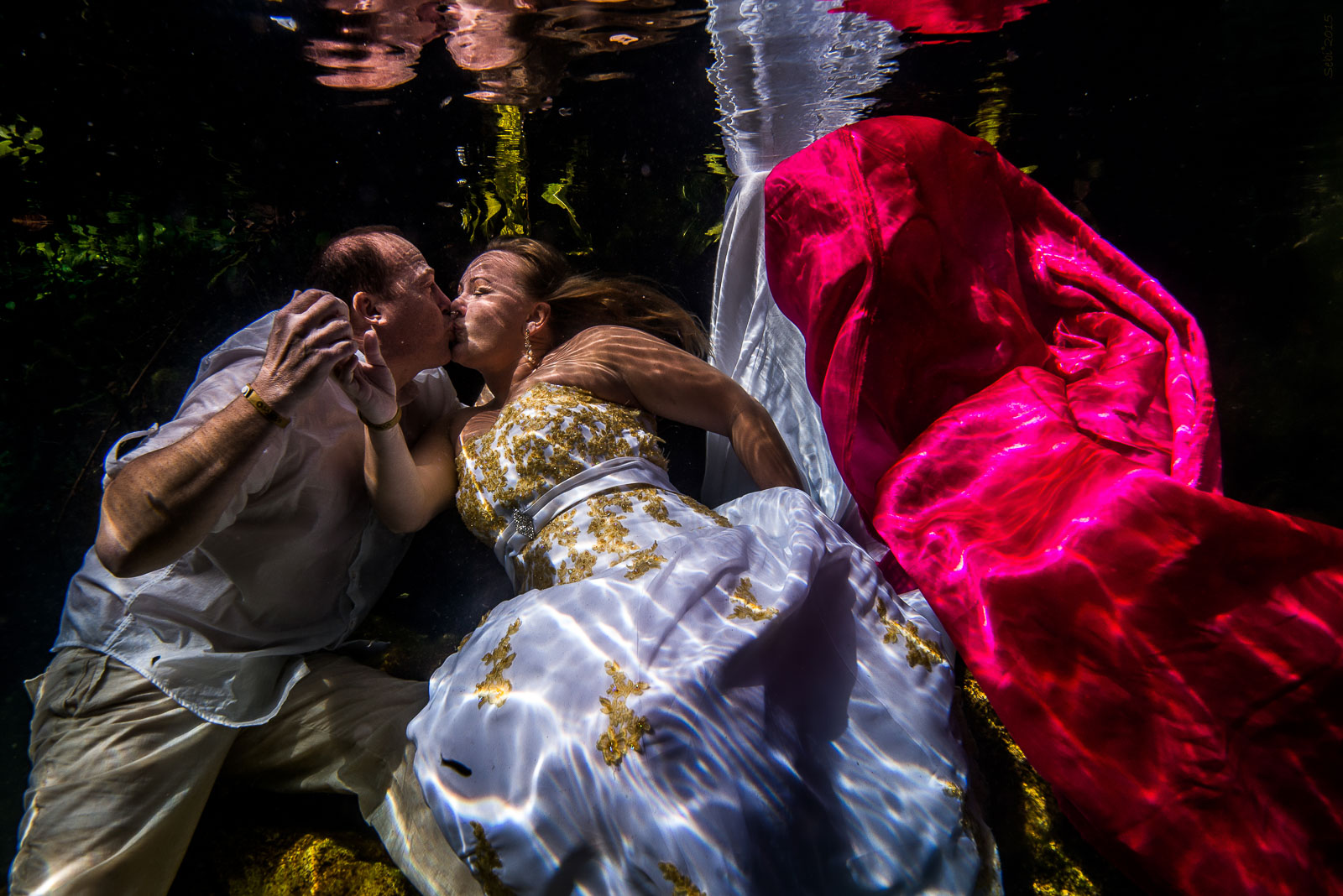 After Wedding Underwater Photo Shoot in Mexico