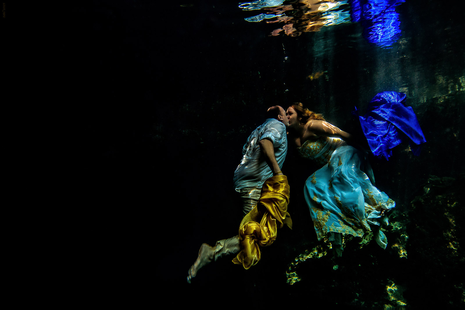 After Wedding Underwater Photo Shoot in Mexico