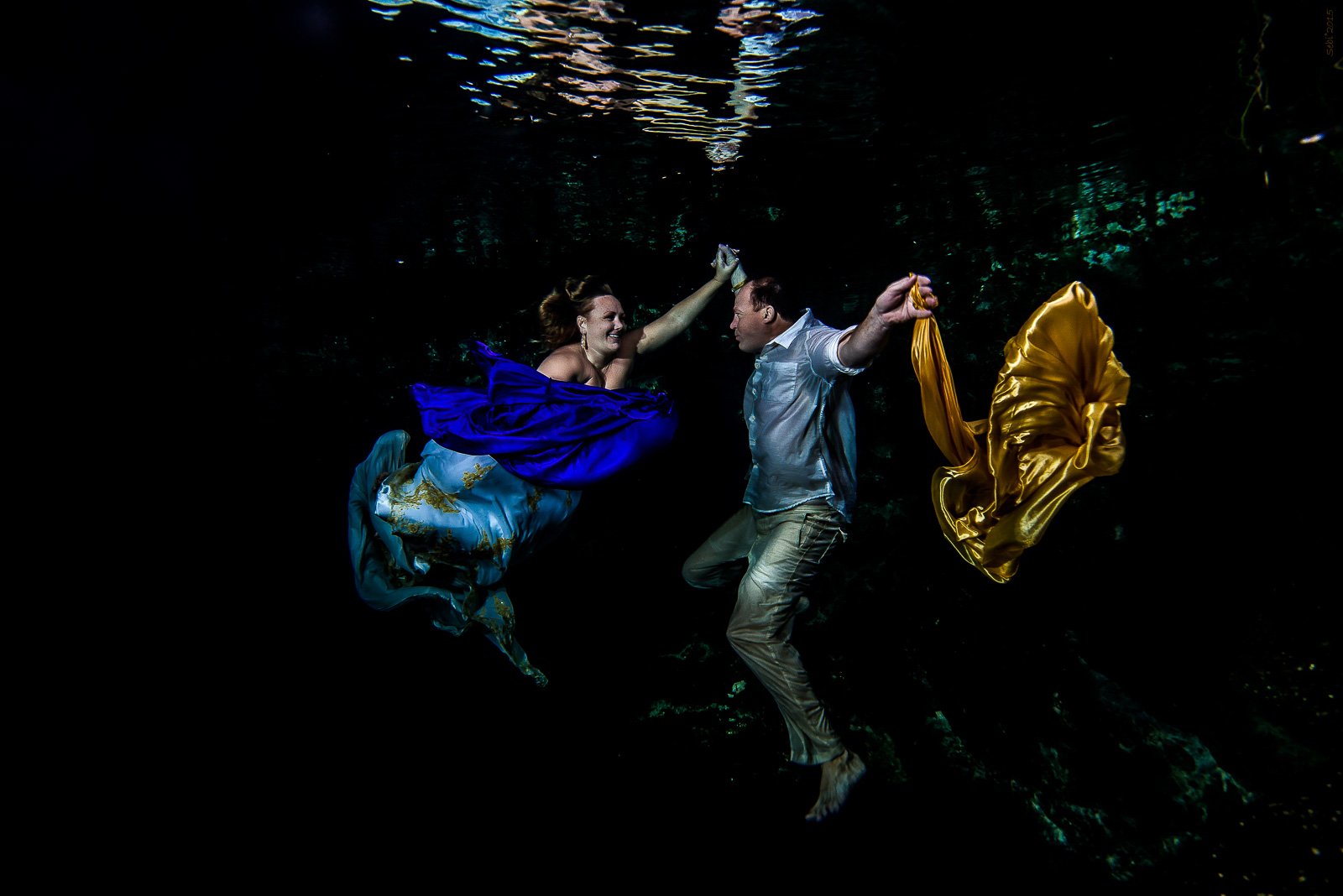 After Wedding Underwater Photo Shoot in Mexico