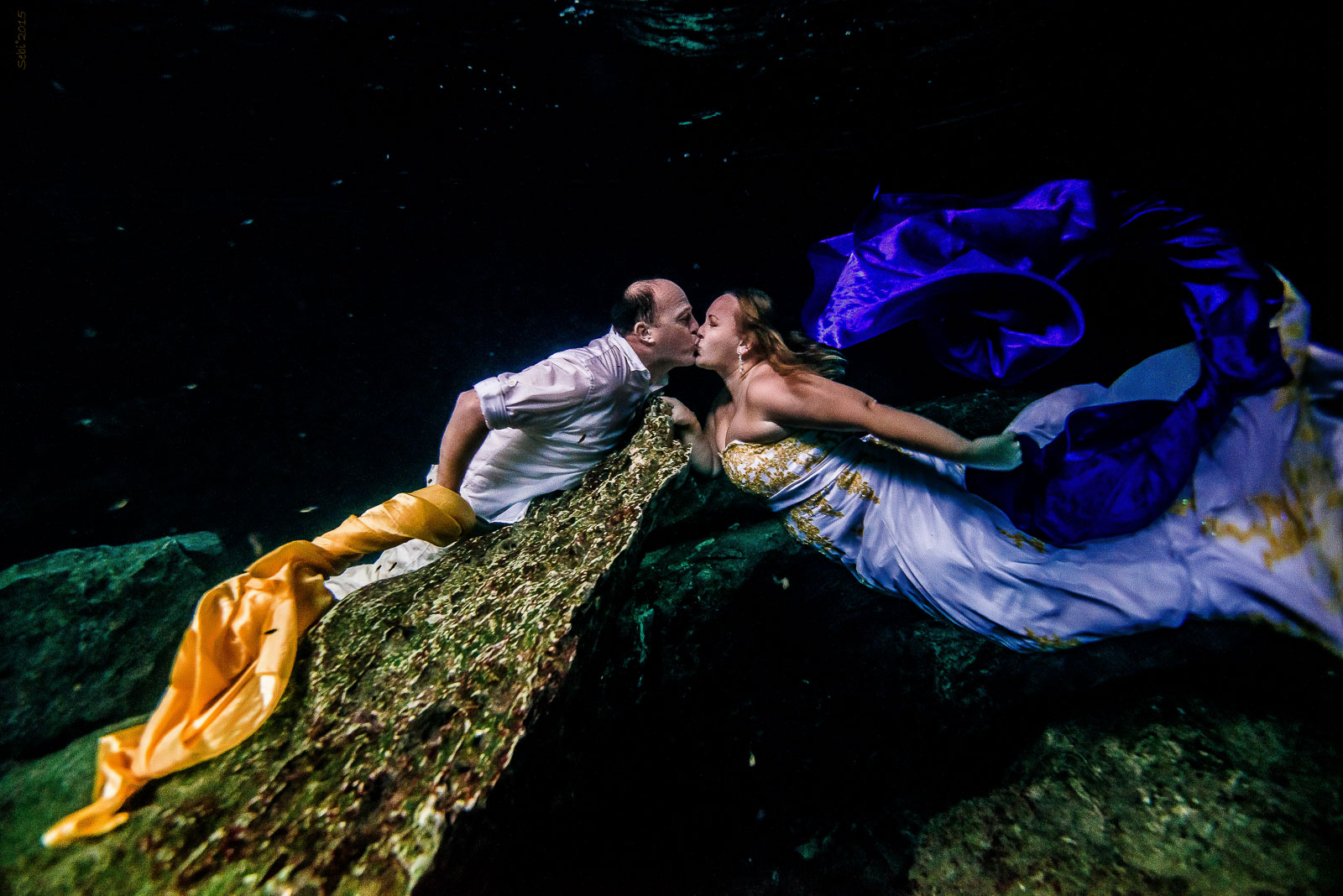 After Wedding Underwater Photo Shoot in Mexico