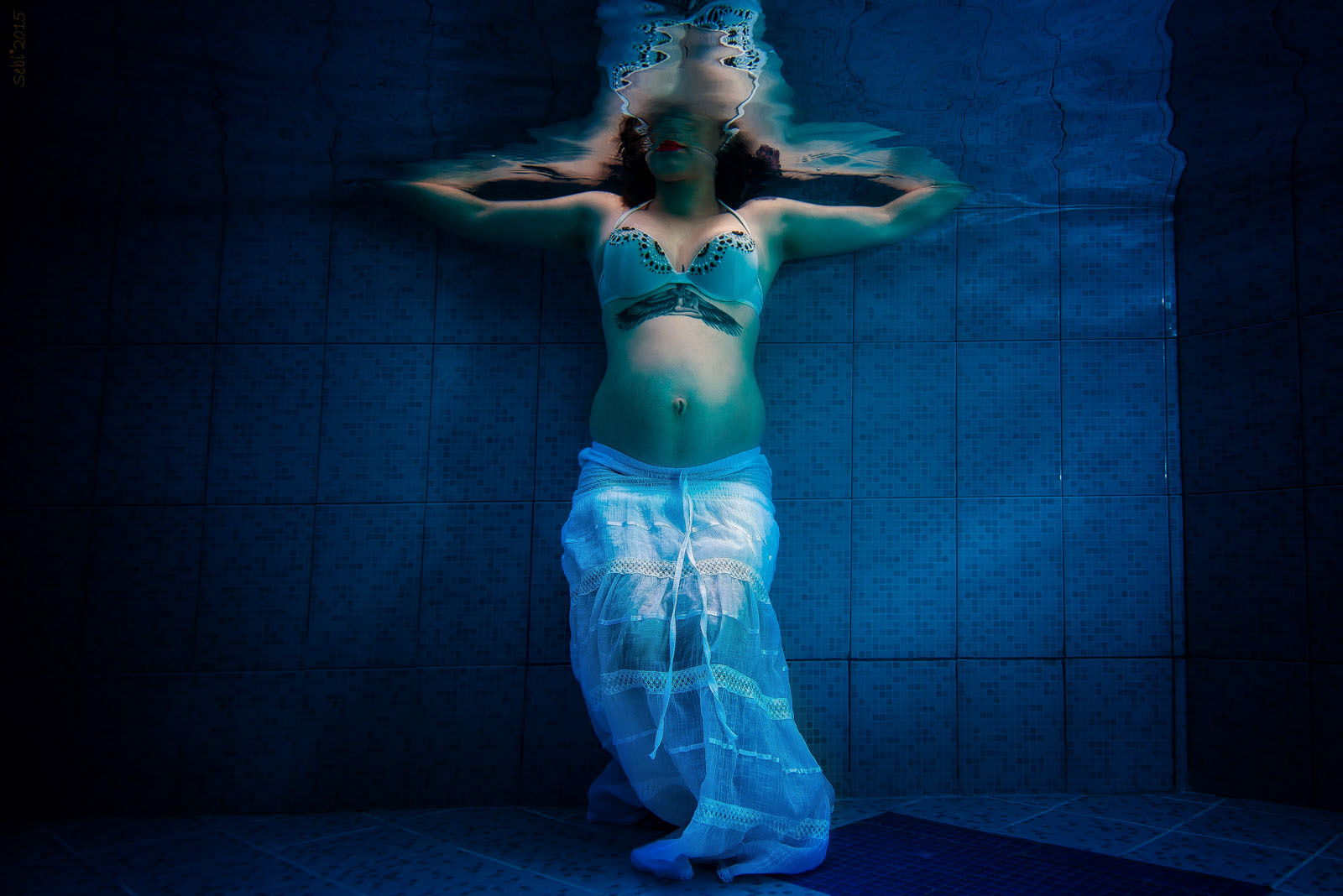 Underwater Maternity Photography - Dafne