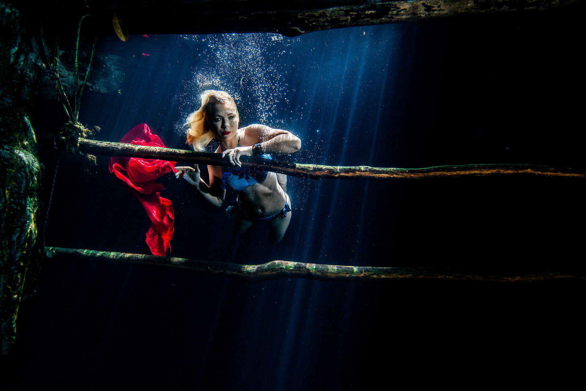 Underwater posing