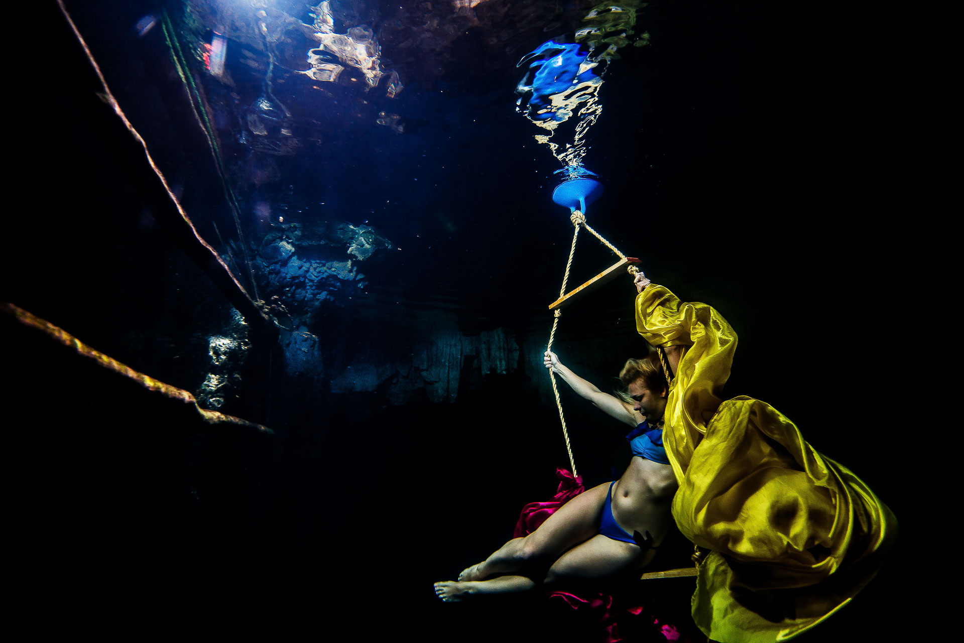 Underwater posing