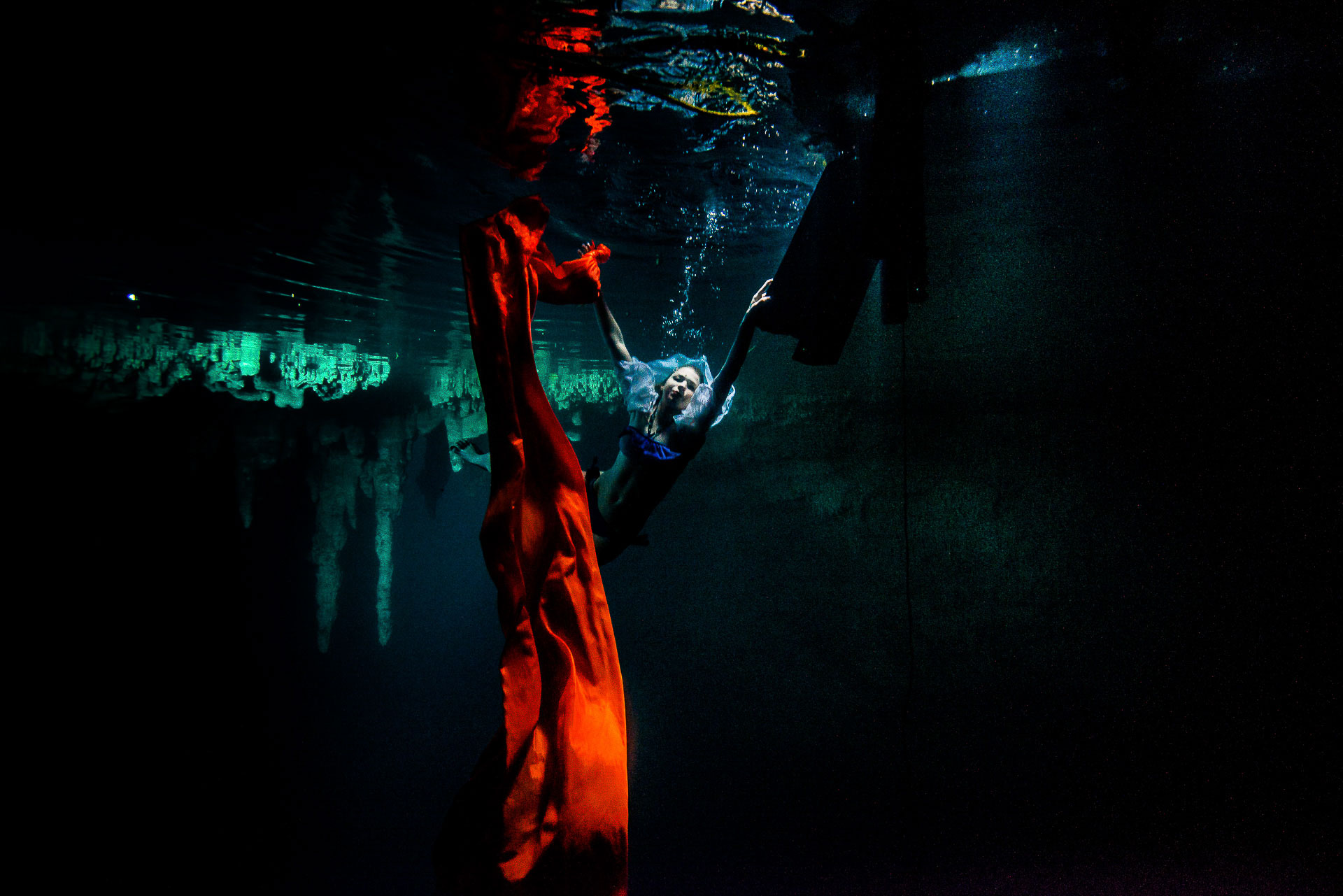 Underwater posing