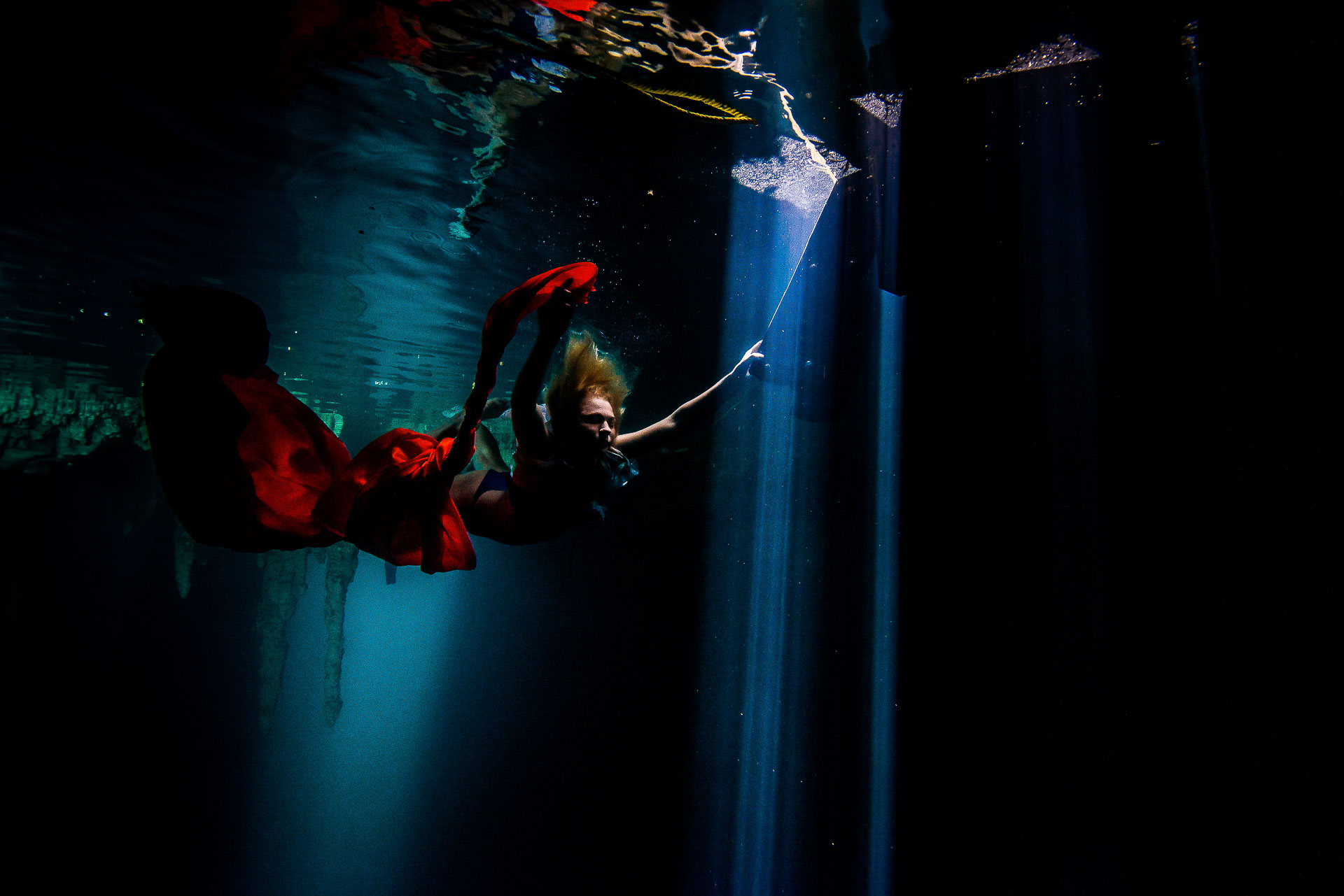 Underwater posing