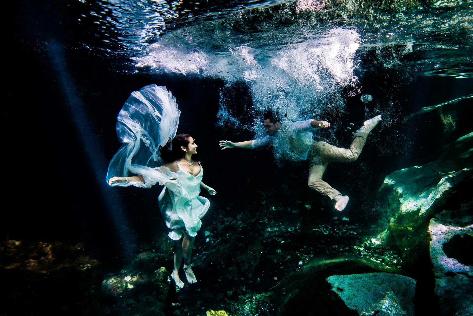 Best Trash The Dress Underwater - Sebi Messina Photography