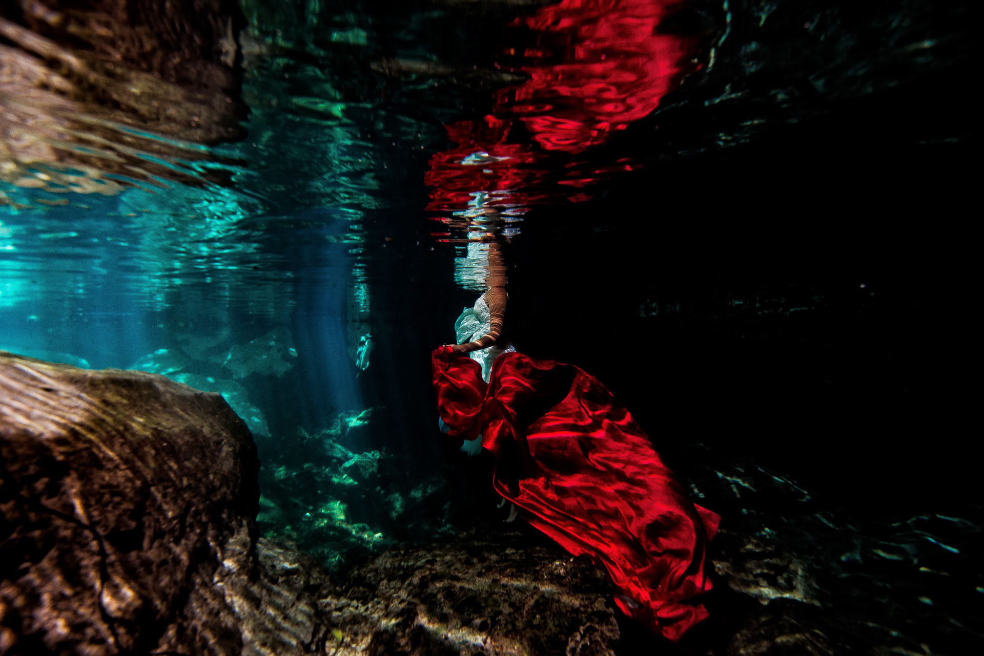 Best Trash The Dress Underwater - Sebi Messina Photography