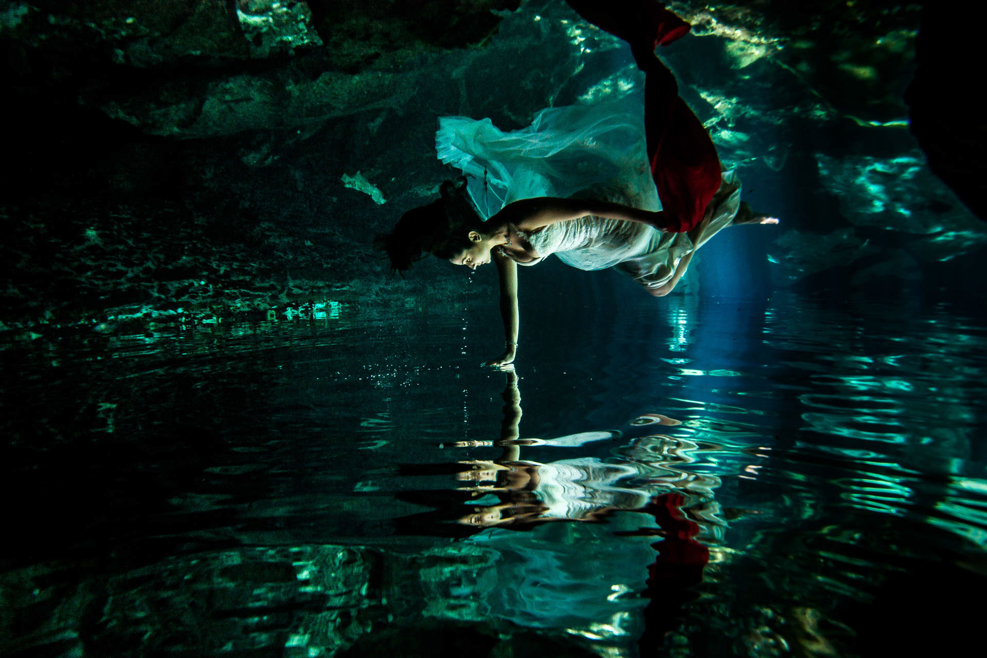 Best Trash The Dress Underwater - Sebi Messina Photography