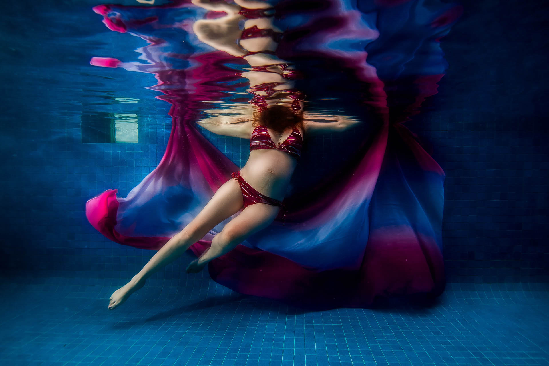 Underwater maternity Photography