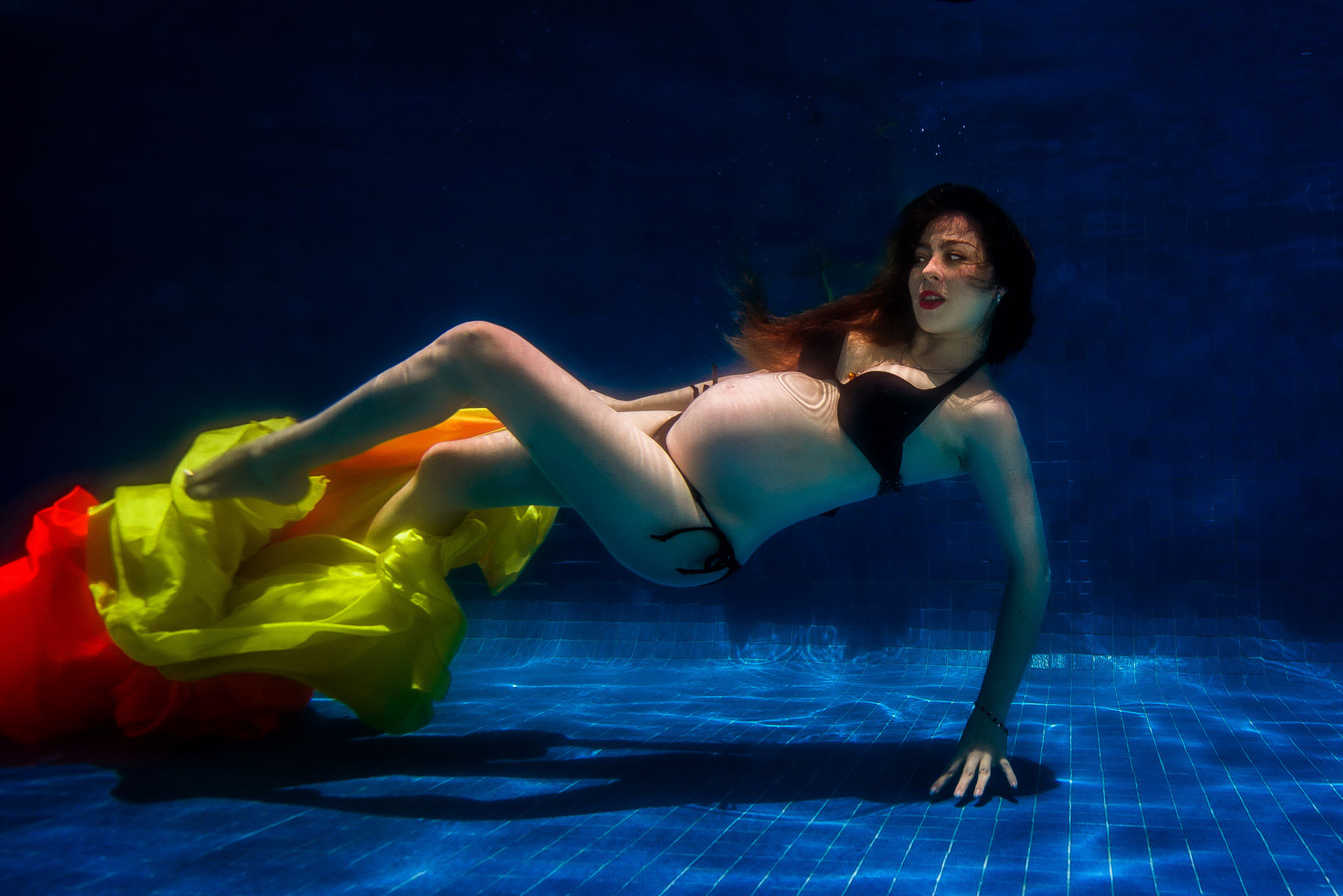 Underwater maternity Photography