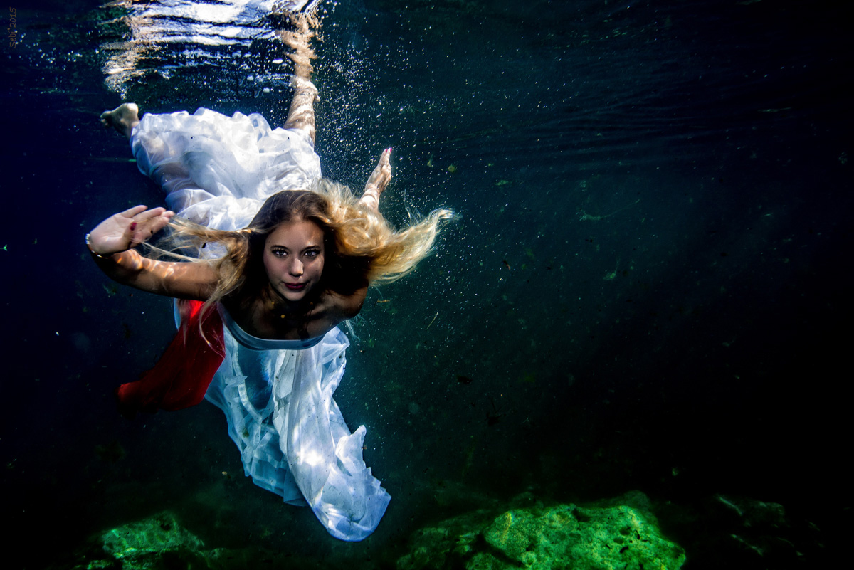 Underwater model Photography – Anna - Sebi Messina Photography