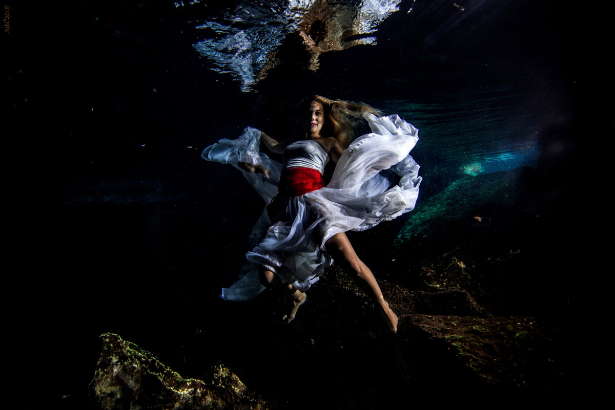 Underwater model Photography – Anna - Sebi Messina Photography