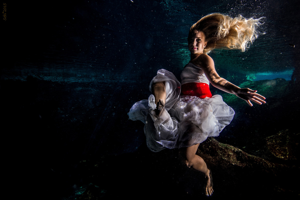 Underwater model Photography – Anna - Sebi Messina Photography