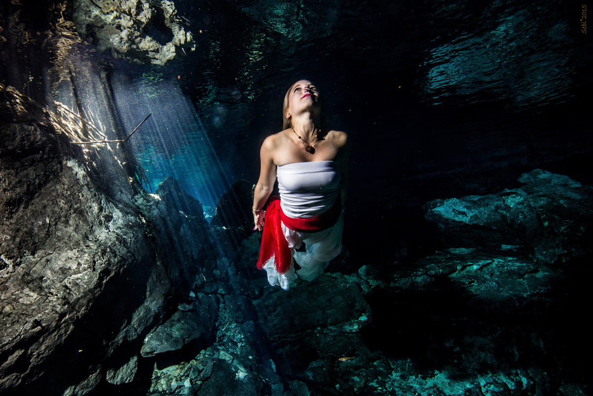 Underwater model Photography – Anna - Sebi Messina Photography