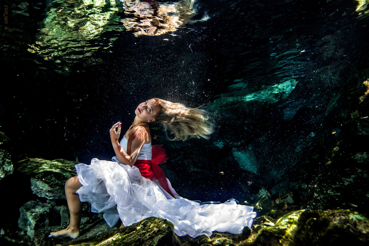 Underwater model Photography – Anna - Sebi Messina Photography