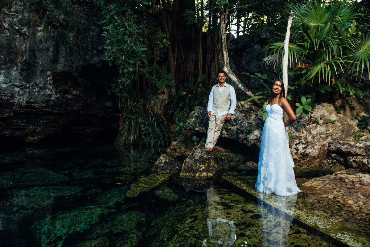 Underwater wedding pictures - Sebi Messina Photography