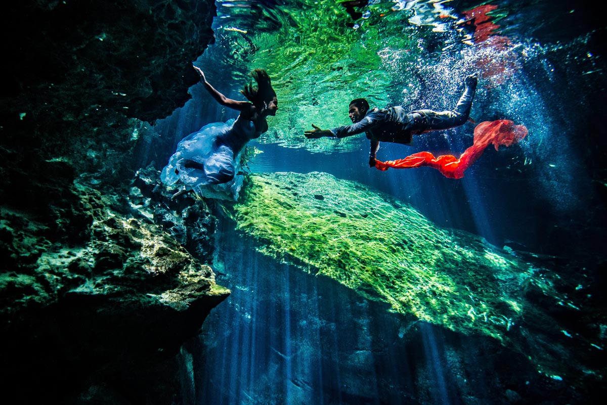 Underwater wedding pictures - Sebi Messina Photography