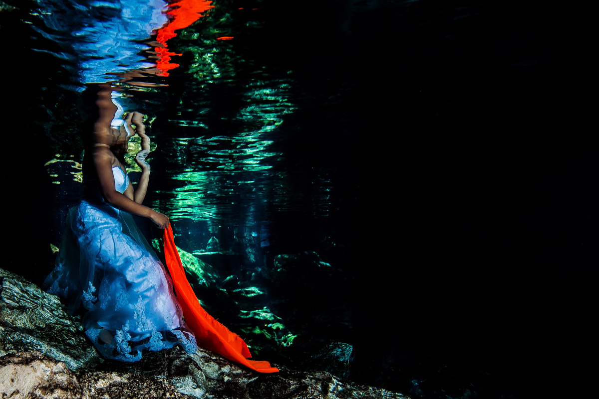 Underwater wedding pictures - Sebi Messina Photography