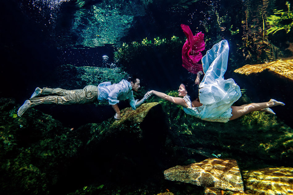 Best underwater wedding pictures - Kristen and Brandon