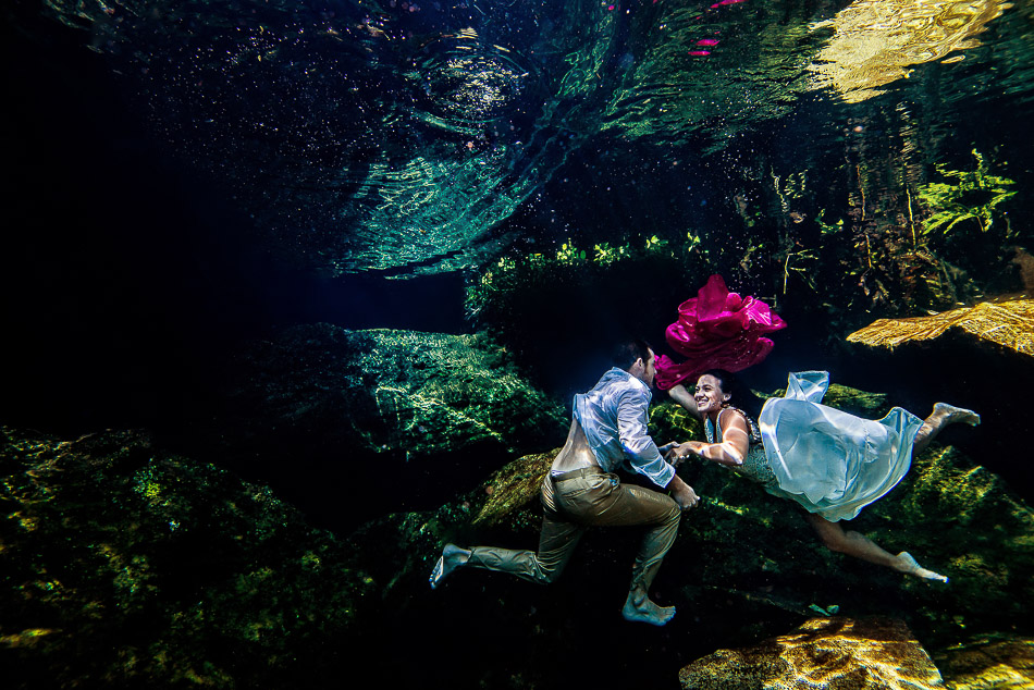 Best underwater wedding pictures - Kristen and Brandon