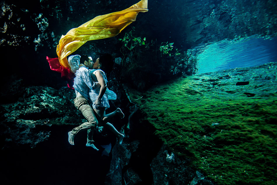 Best underwater wedding pictures - Kristen and Brandon