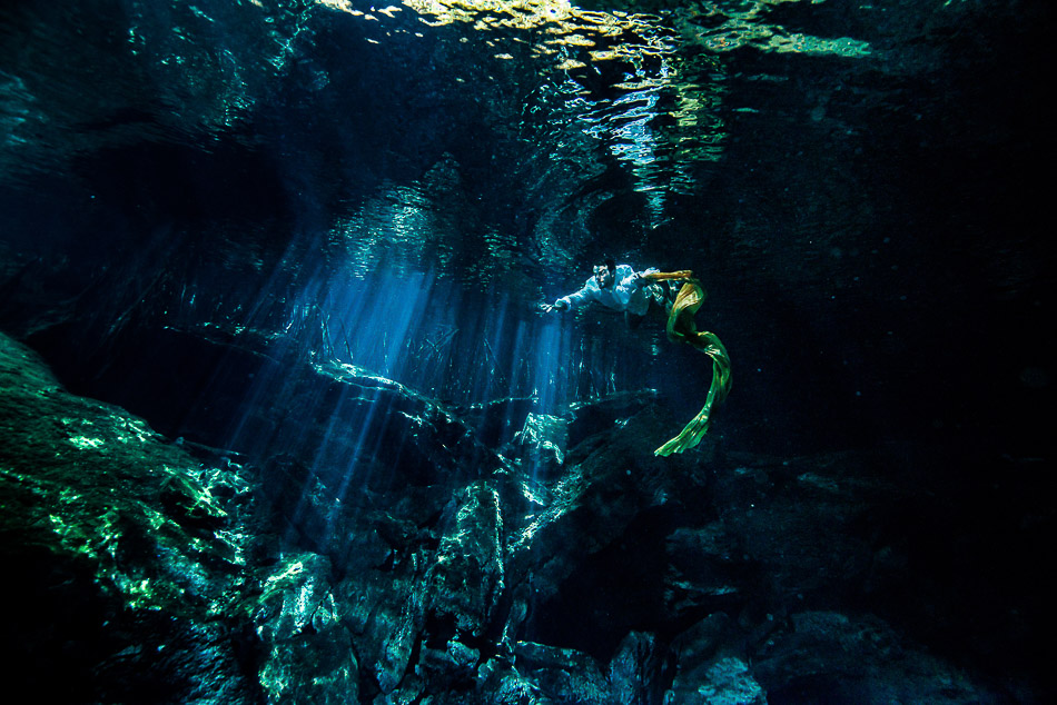 Best underwater wedding pictures - Kristen and Brandon