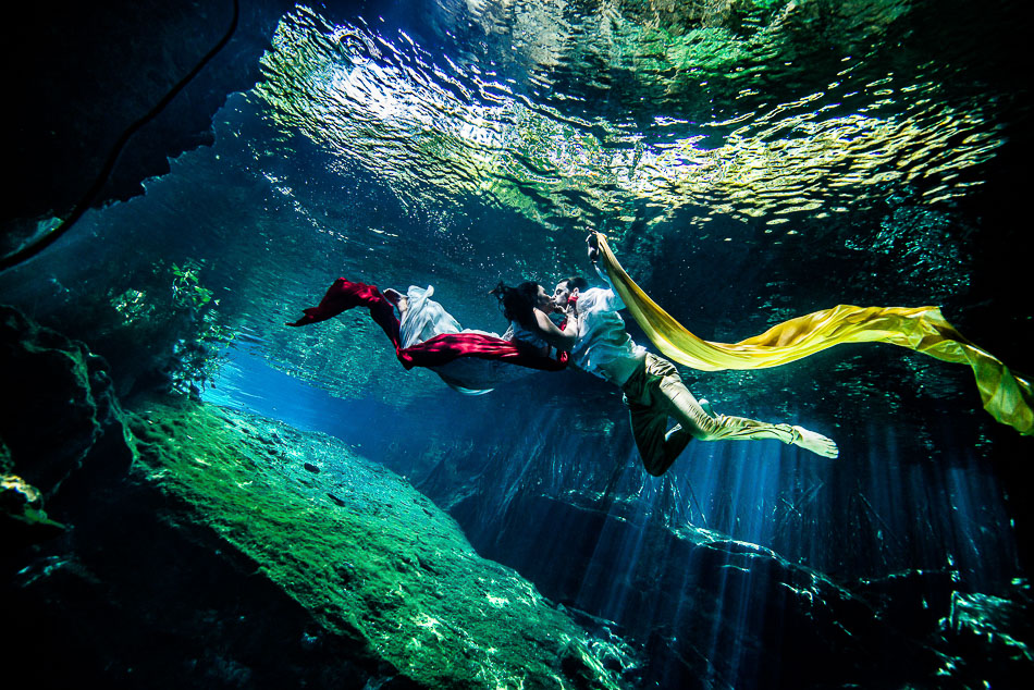 Best underwater wedding pictures - Kristen and Brandon