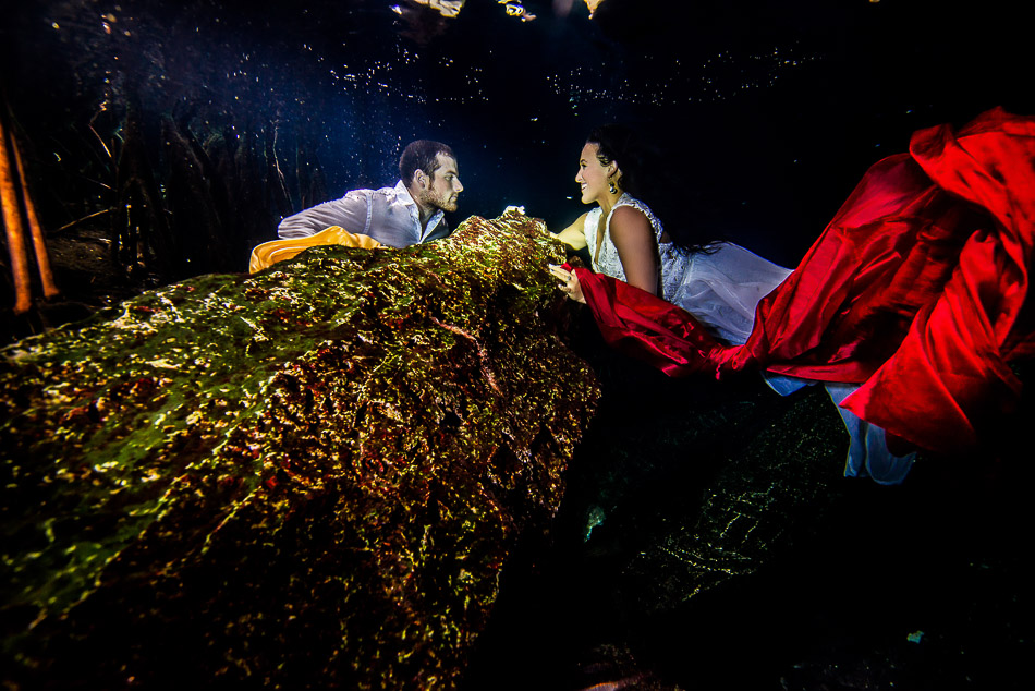 Best underwater wedding pictures - Kristen and Brandon