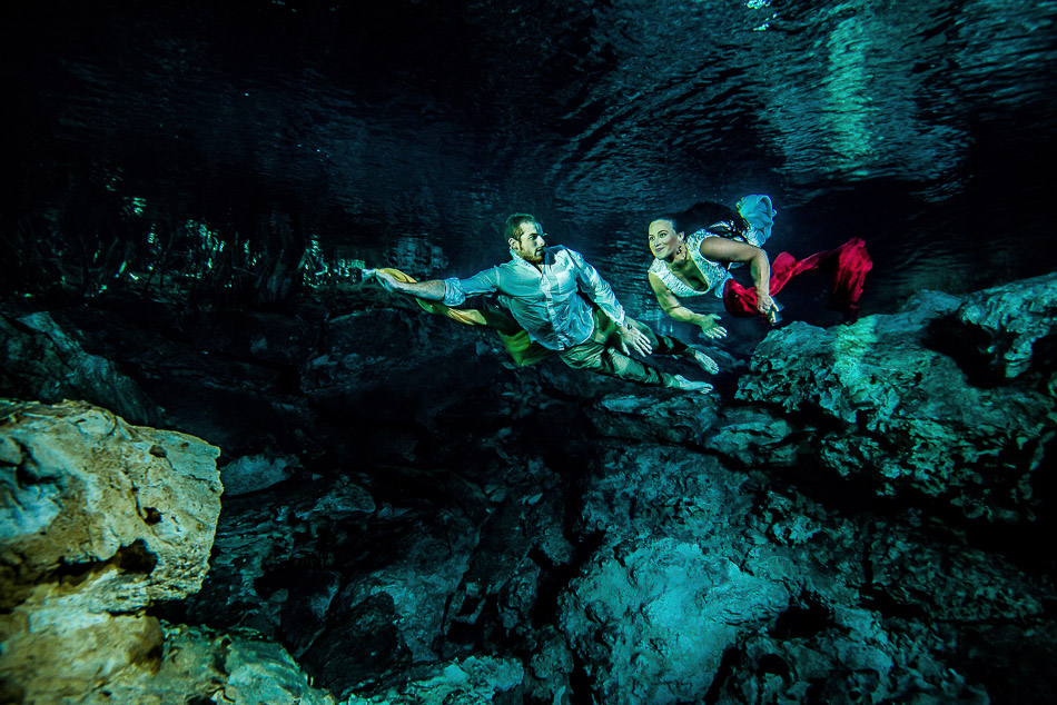 Best underwater wedding pictures - Kristen and Brandon