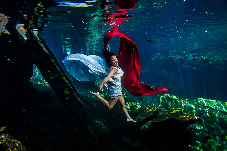 Best underwater wedding pictures - Kristen and Brandon