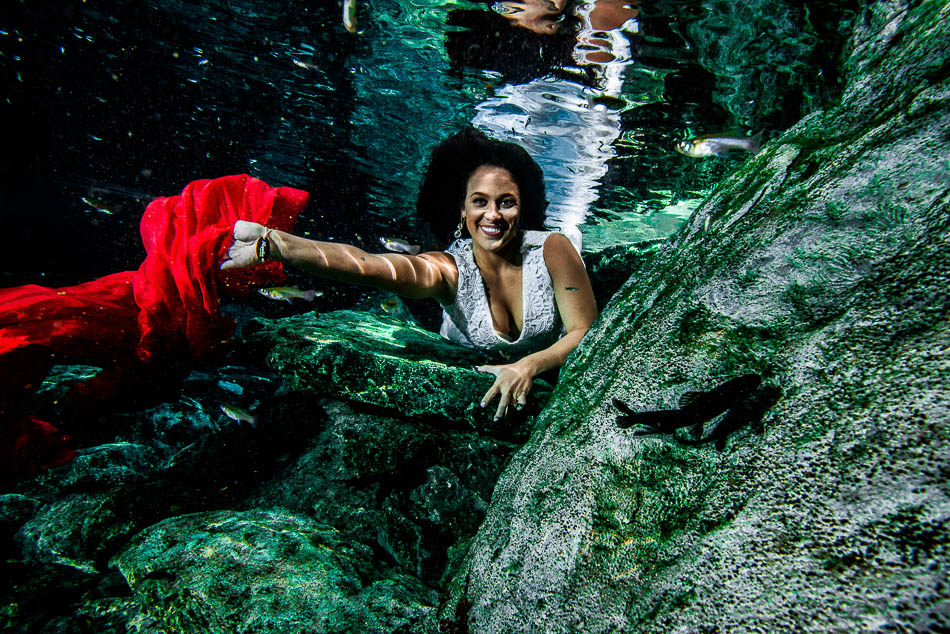 Best underwater wedding pictures - Kristen and Brandon