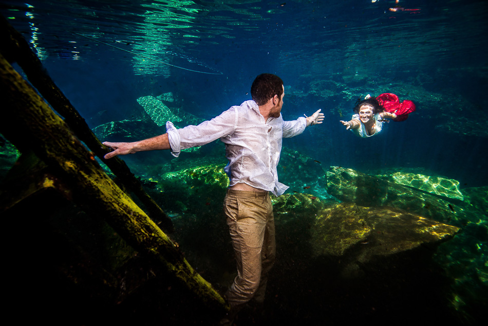 Best underwater wedding pictures - Kristen and Brandon