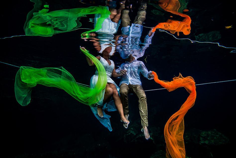 Best underwater wedding pictures - Kristen and Brandon