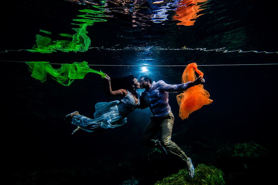 Best underwater wedding pictures - Kristen and Brandon