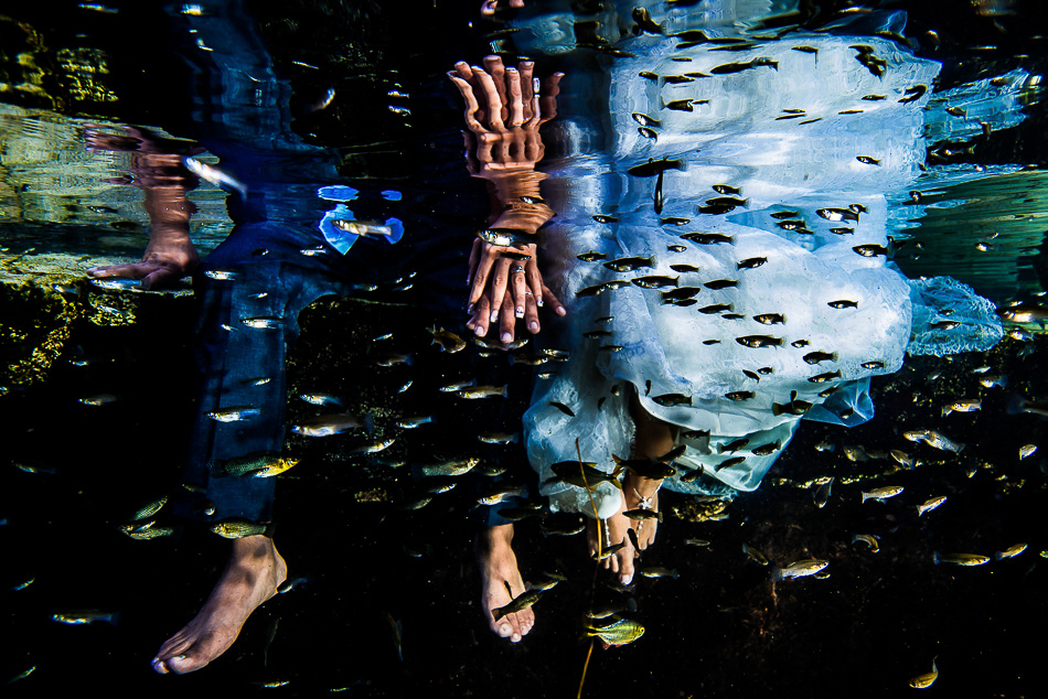 Trash The Dress Photos Underwater – Sebi Messina Photography
