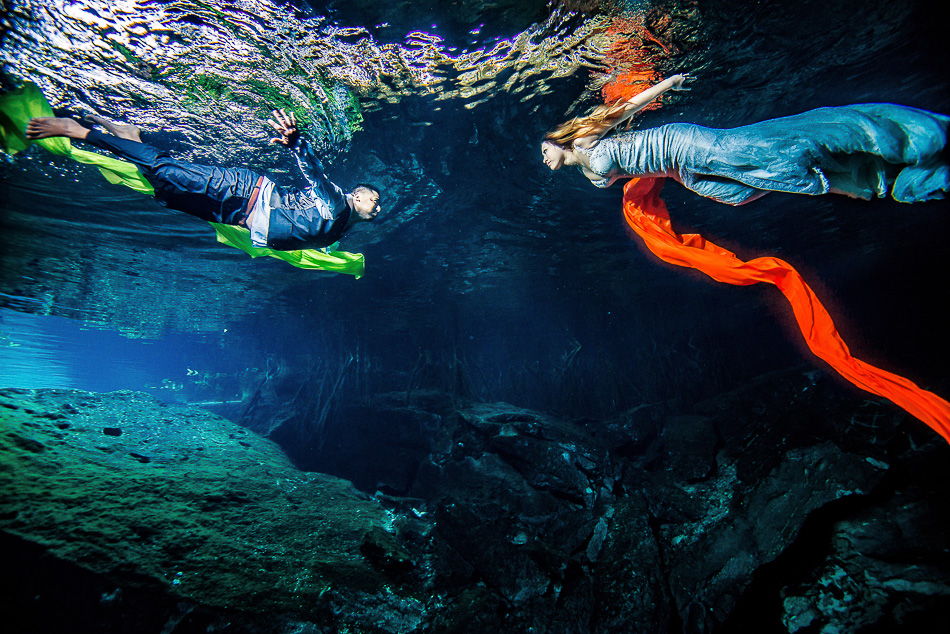 Trash The Dress Photos Underwater – Sebi Messina Photography