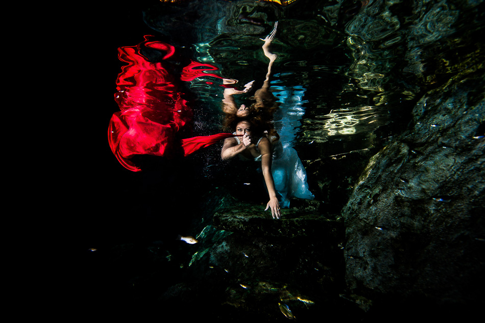 Trash The Dress Photos Underwater – Sebi Messina Photography