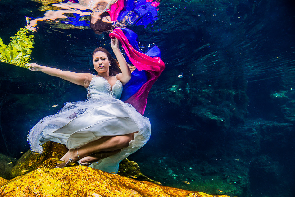 Trash The Dress Photos Underwater – Sebi Messina Photography