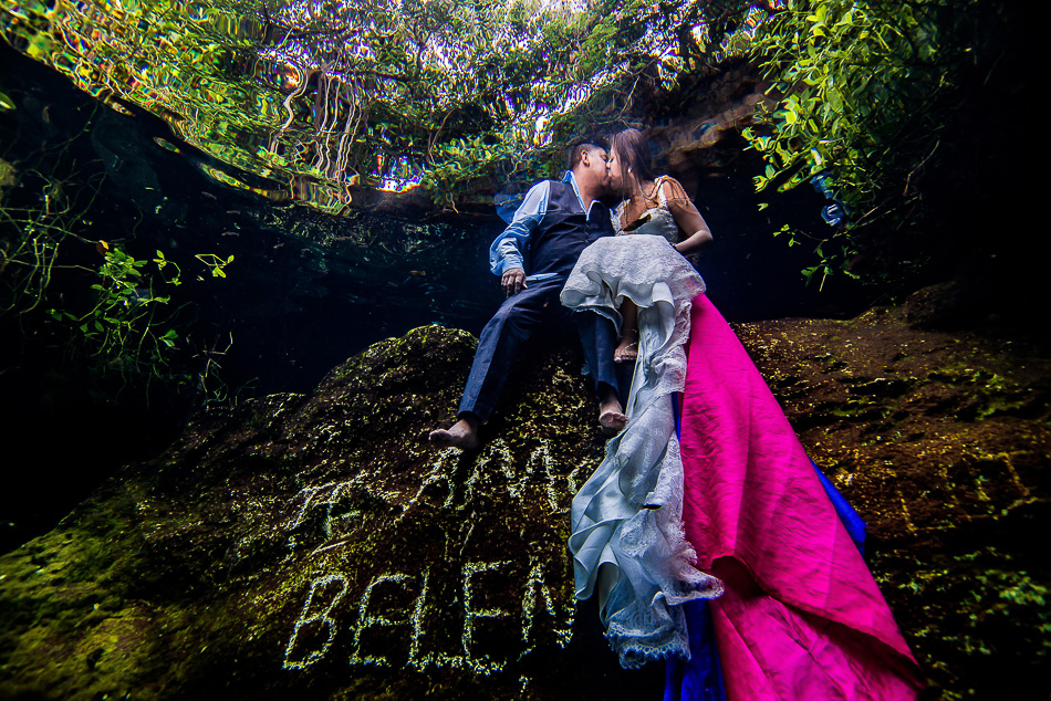 Trash The Dress Photos Underwater – Sebi Messina Photography