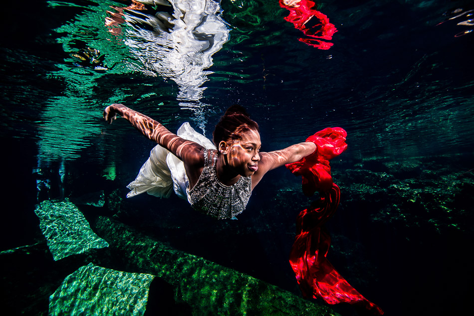 Mexico Underwater Trash The Dress - Sebi Messina Photography