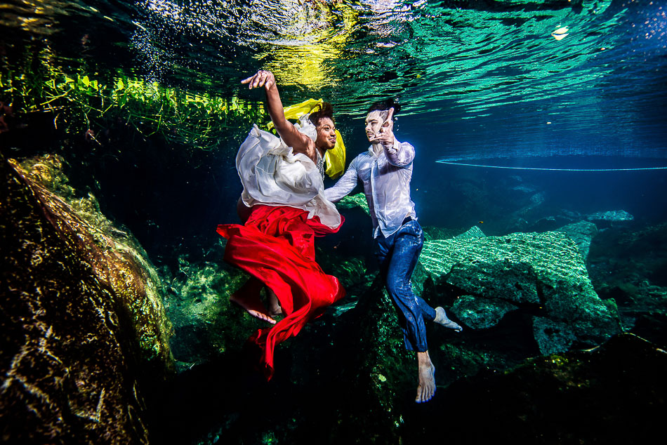Mexico Underwater Trash The Dress - Sebi Messina Photography