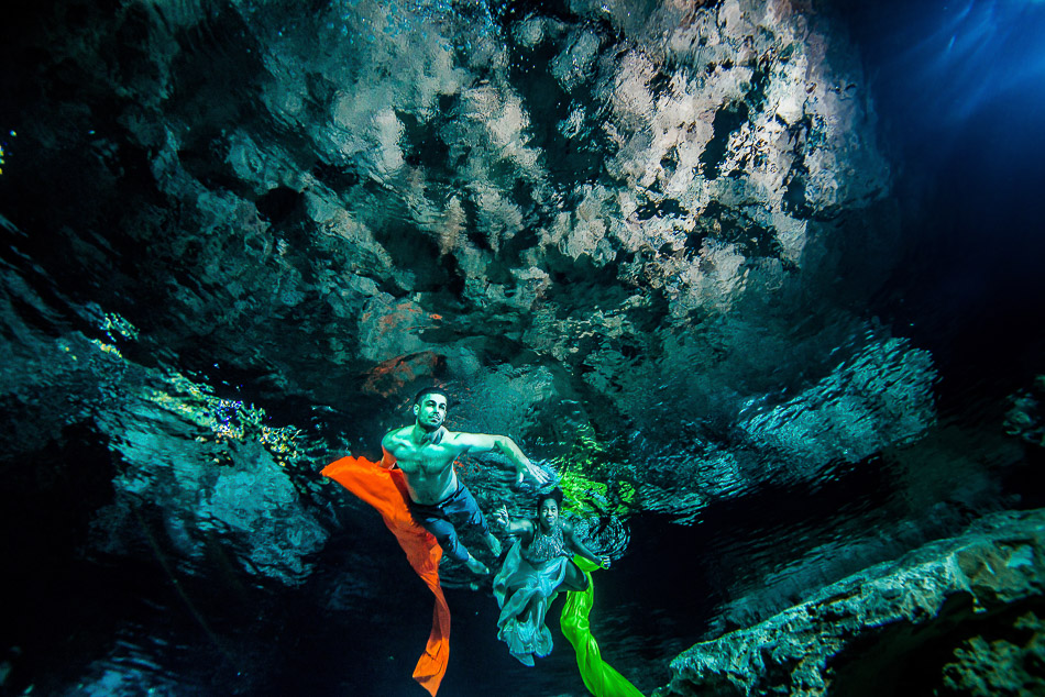 Mexico Underwater Trash The Dress - Sebi Messina Photography