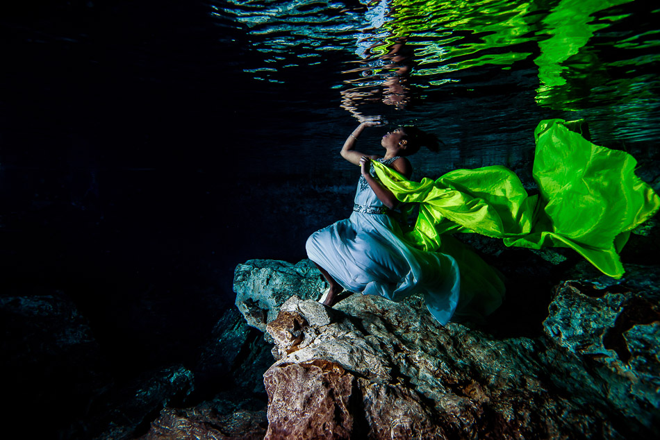 Mexico Underwater Trash The Dress - Sebi Messina Photography