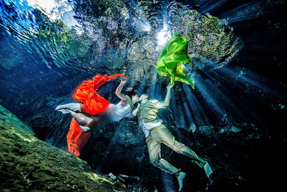 Wedding Mexico Underwater Photos