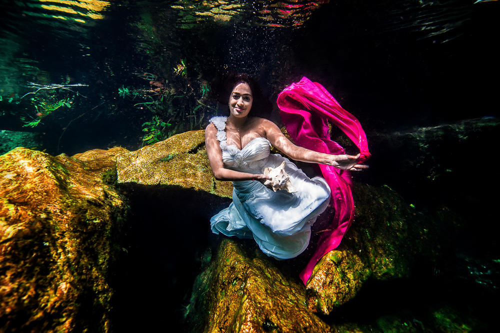 Engagement Underwater Photo Shoot - Millie and Rakesh