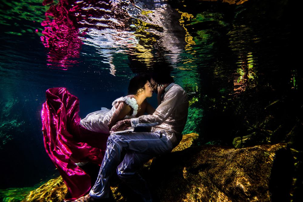 Engagement Underwater Photo Shoot - Millie and Rakesh